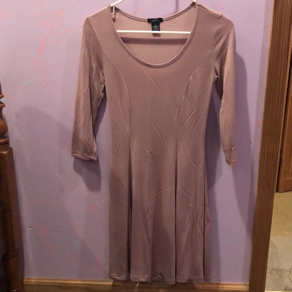 Mid sleeve light pink dress